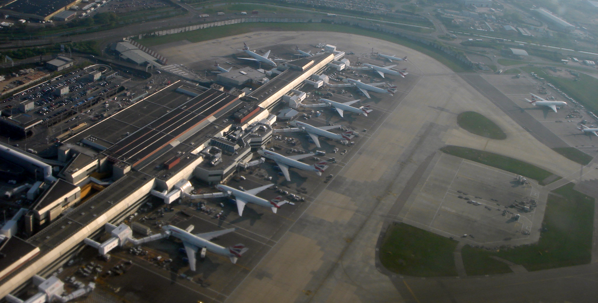 Heathrow_LON_04_07_77