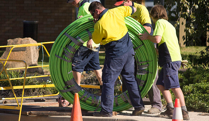 Fibre_Optic_Cable_Being_Rolled_Out