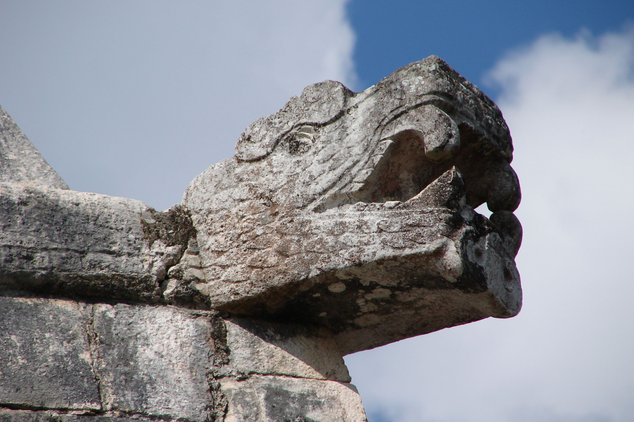 Serpent_Head,_Chichen_Itza