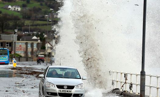 storm waves