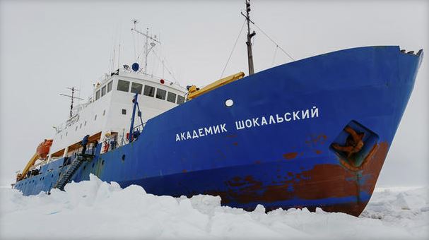 Ship stuck in ice