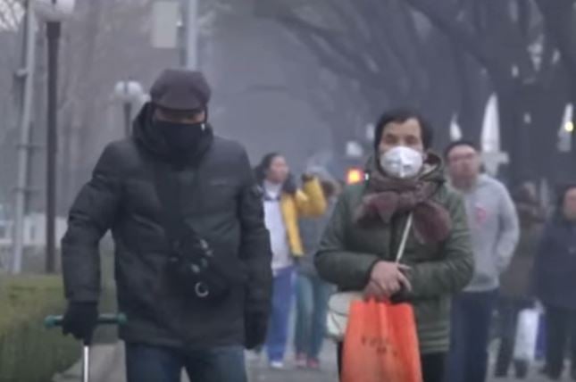 Beijing issues first ever red smog alert