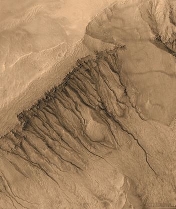 Mars Gullies NASA pic