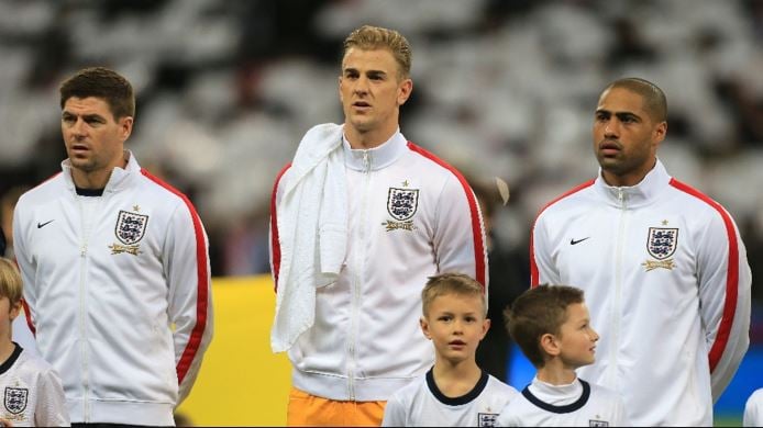 England team singing national anthem God Save the Queen