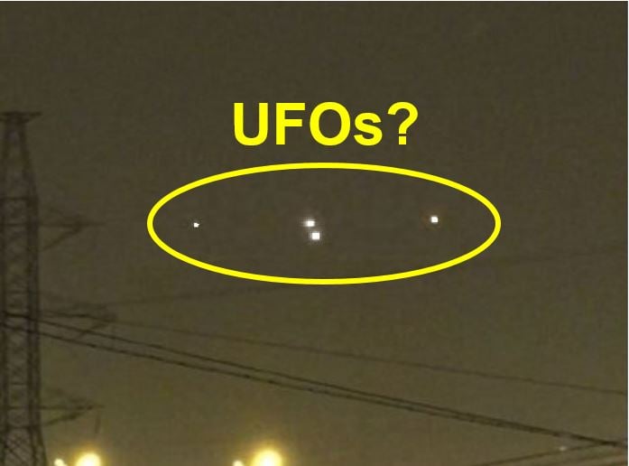 Four UFOs filmed hovering over Moscow and moving in unison