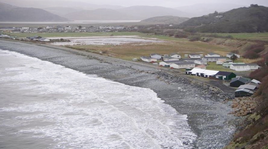Fairbourne village to be abandoned in 40 years