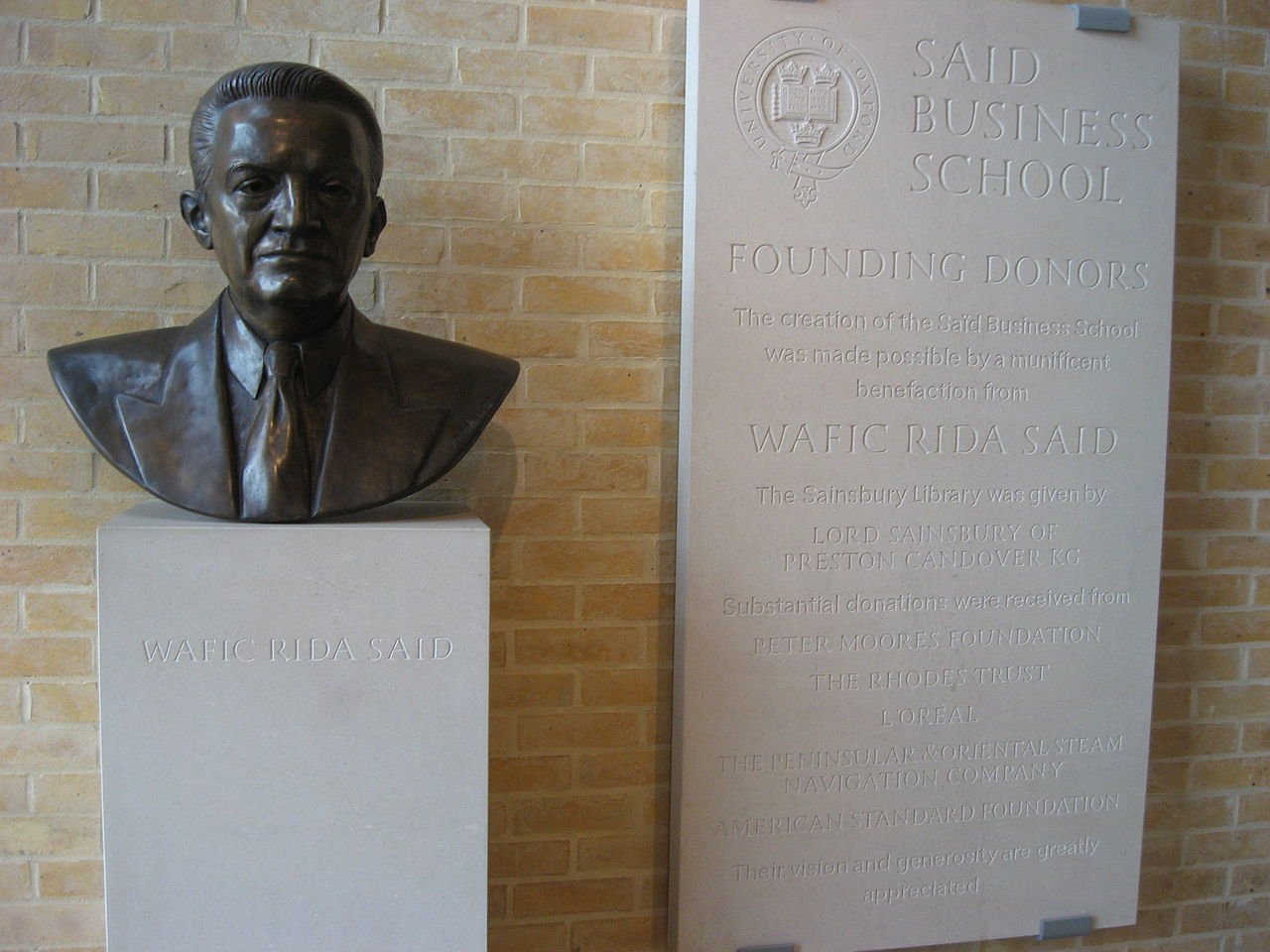 1280px-Wafic_Said_bust_Oxford_Business_School