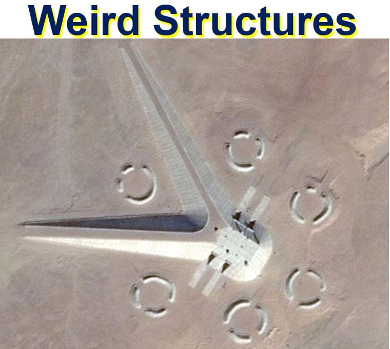 Mysterious structures in Egyptian desert