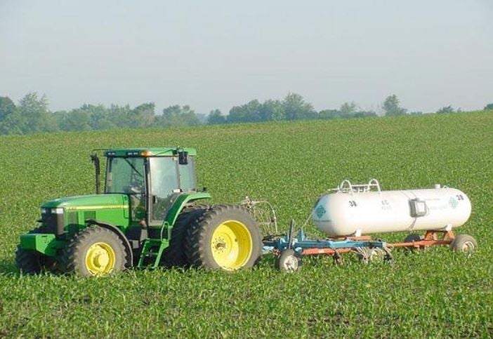 Fertilizing field