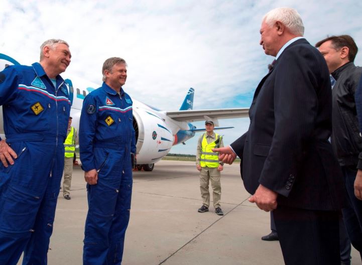 MC-21-300 test pilots