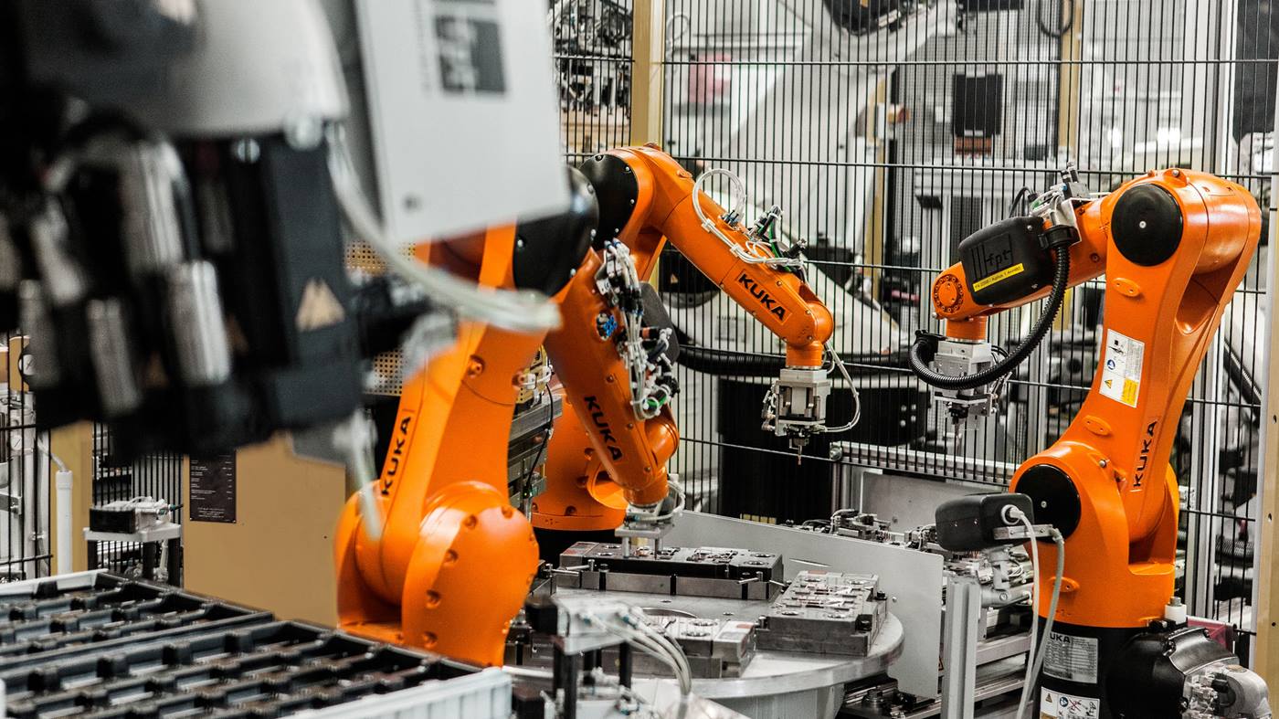 industrial robots - credit kuka