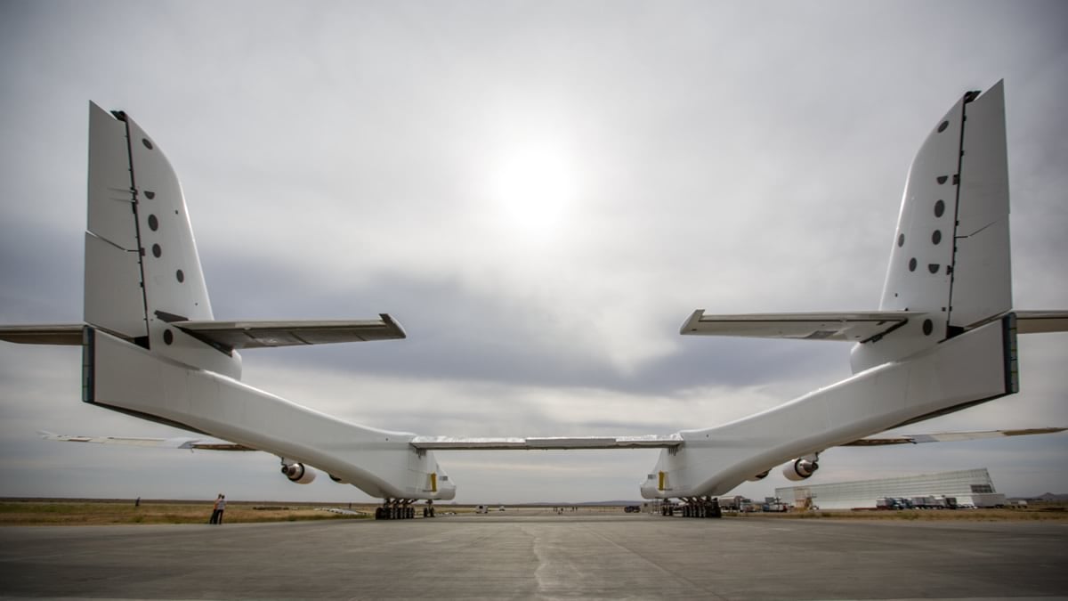 stratolaunch-aircraft
