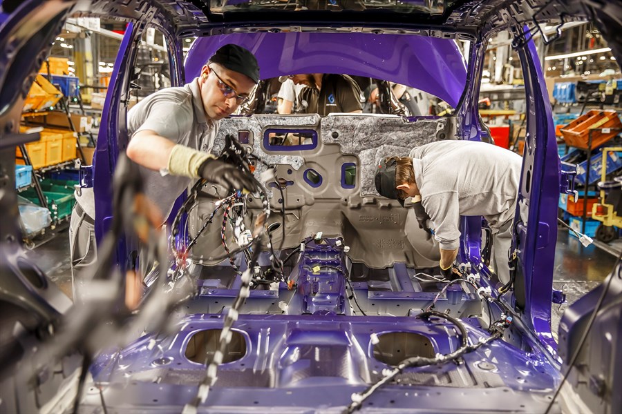 UK car production Nissan GB