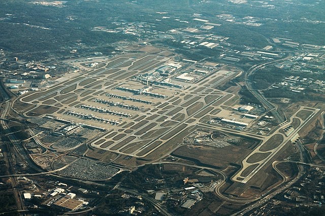 640px-Atlanta_Airport_Aerial_Angle_(31435634003)_(2)