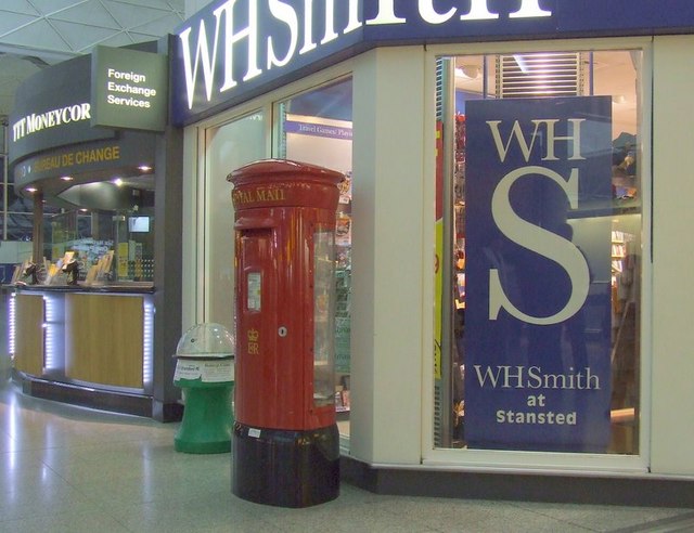 Stansted_Airport_Shops_-_geograph.org.uk_-_1135179