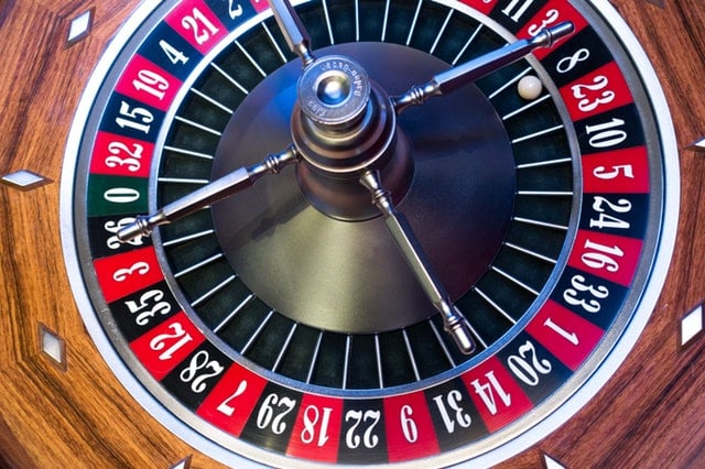 roulette-wheel-ball-turn