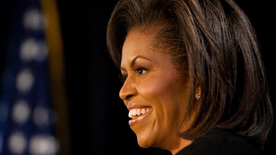 Michelle_Obama_speaks_at_The_Arts_Center_in_Fayetteville,_NC_3-12-09