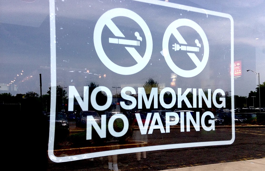 1113px-No_Vaping_Sign_(18562436519)