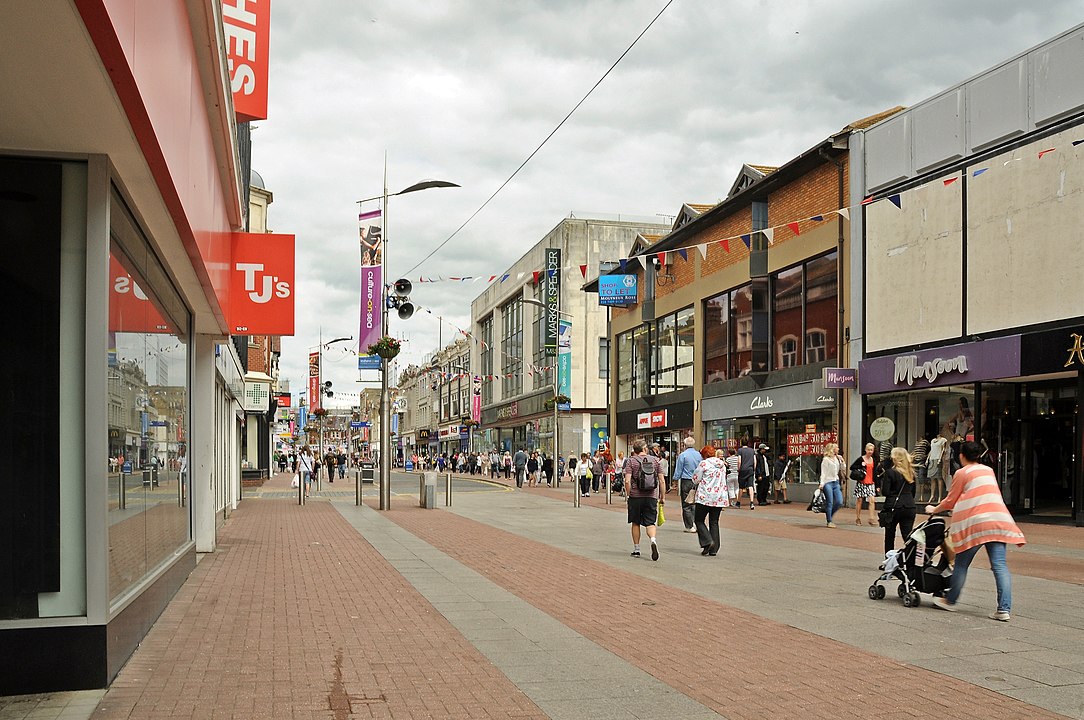 1084px-High_Street,_Southend-on-Sea,_England