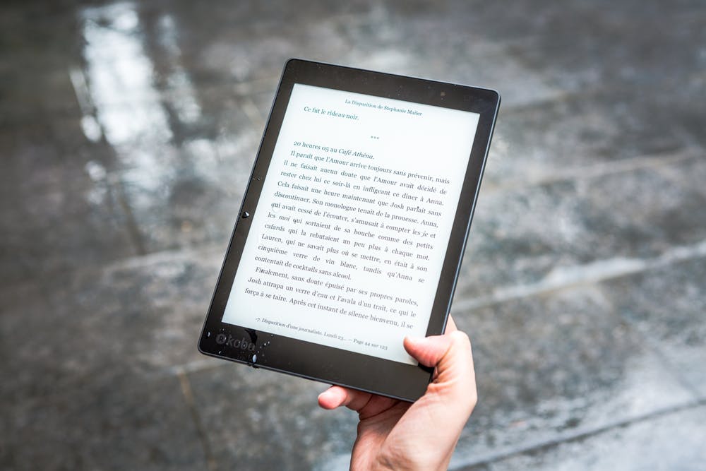 E-Reader vs. Tablet: What's the Difference? - History-Computer