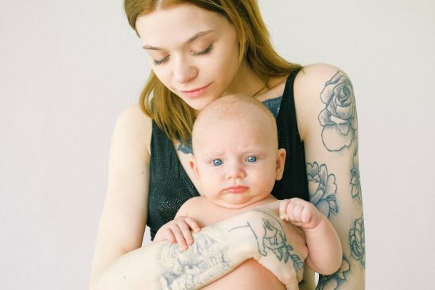 Single mom with her baby - image for article 1111