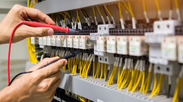 The main aspects of home maintenance - 111222 - electrician