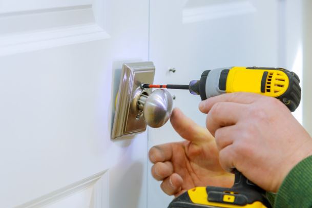 How to Save On Locksmith Services