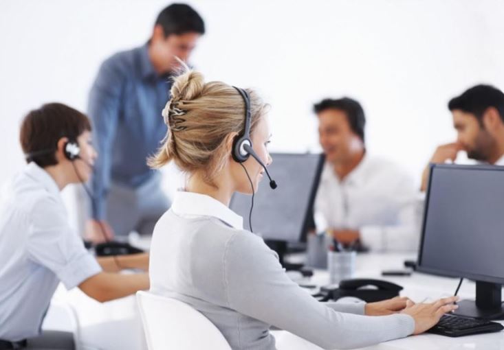 Group of call center employees - article about the evolution of call centers - 333