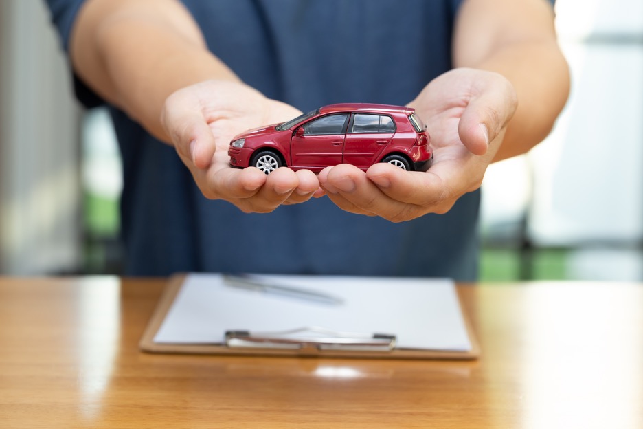 Is it better to arrange a car loan through a dealer or find your own?