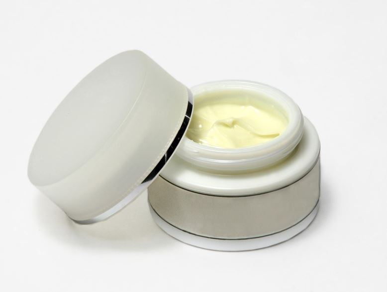 Cream to rub on the skin