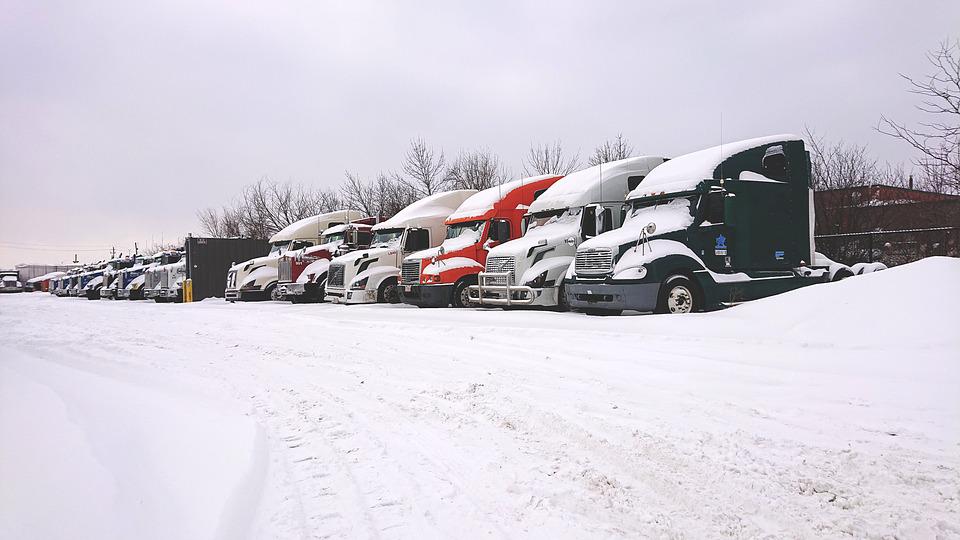 trucks-in-snow-4021311_960_720