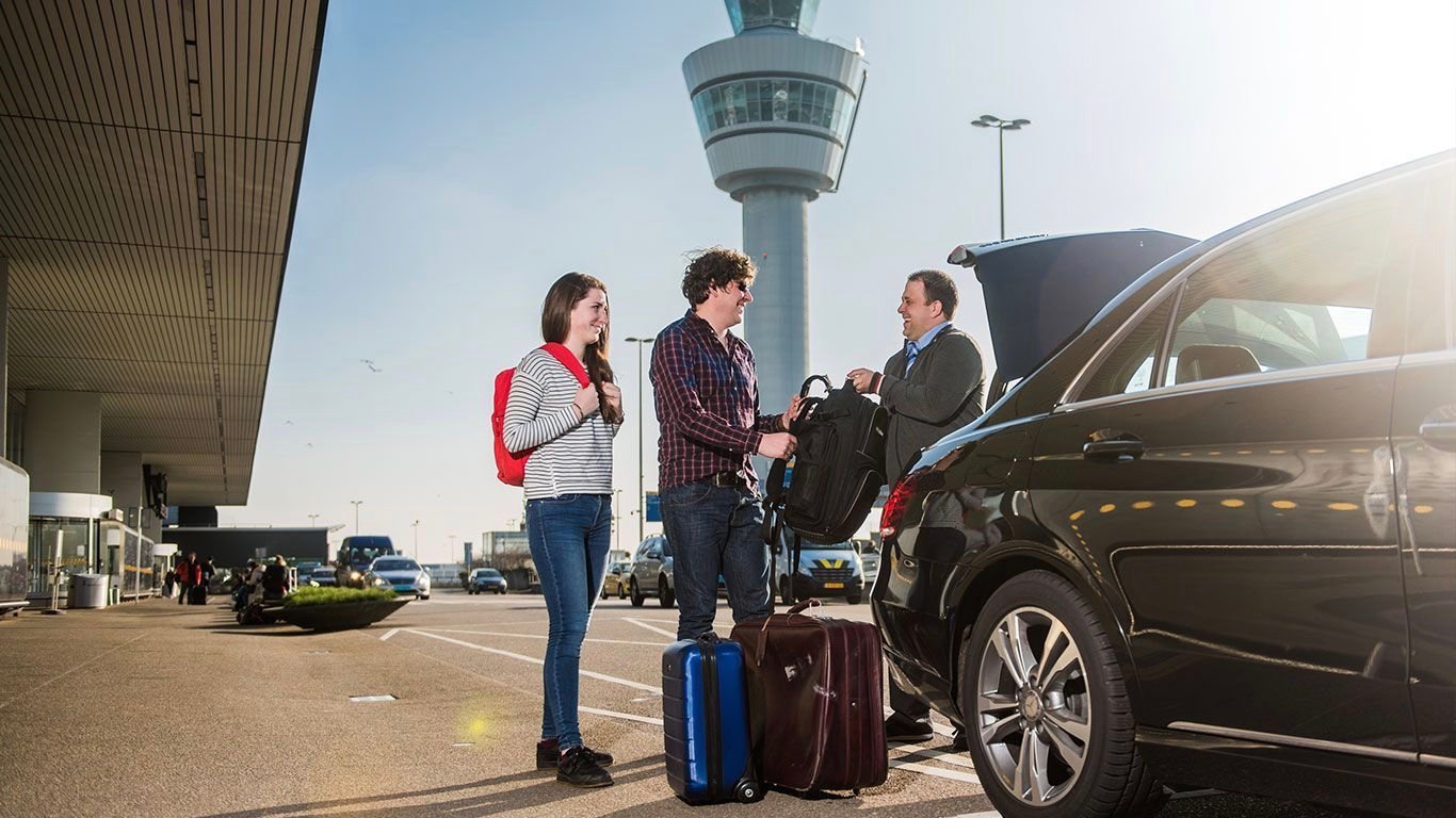 Essential Tips For Booking an Airport Car Service - Market Business News