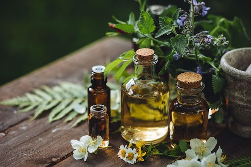 Aromatherapy oils and their benefits 2024