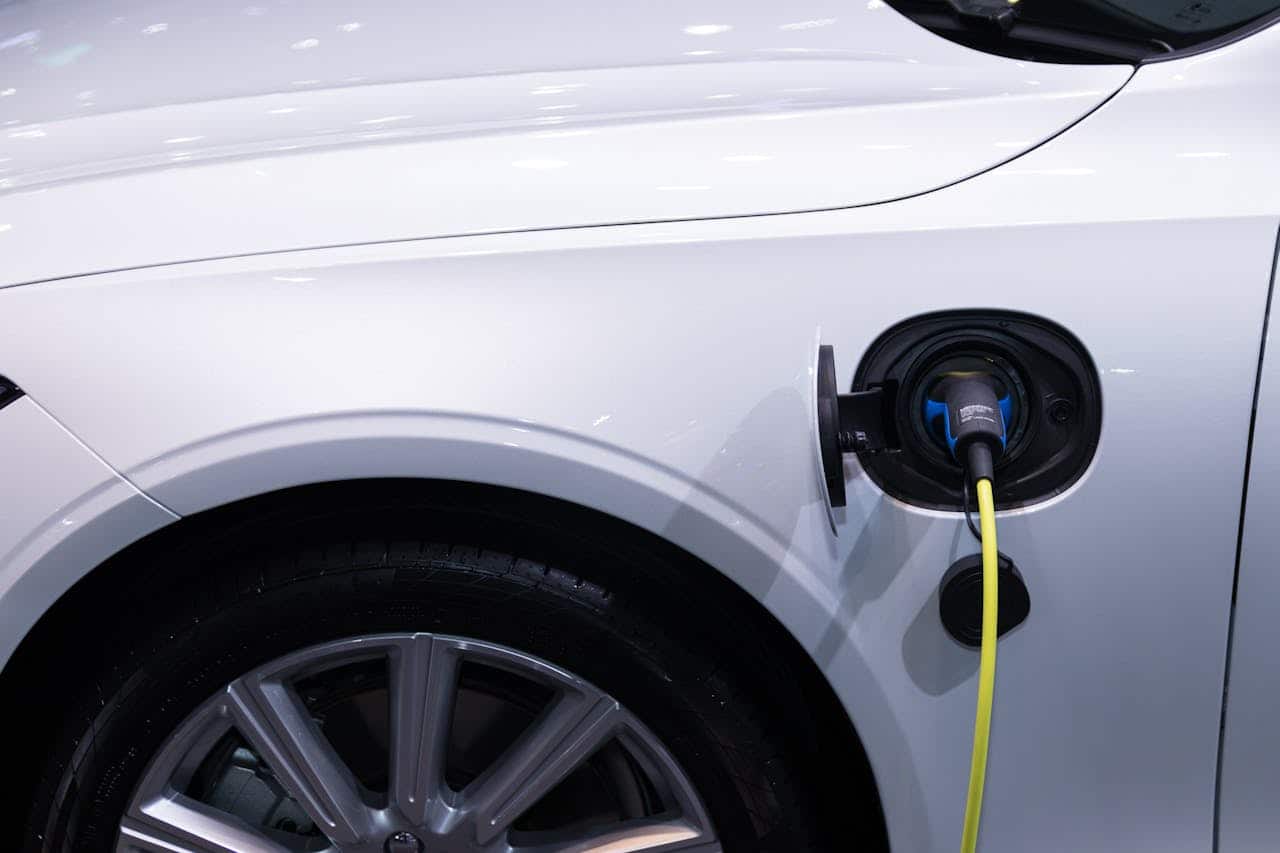 EVs offer cost savings and emission benefits, Americans say
